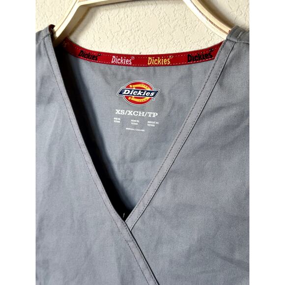 NWT Dickies Women’s XS Gray Scrub Top – EDS Signature V-Neck – Medical Uniform - Picture 7 of 12
